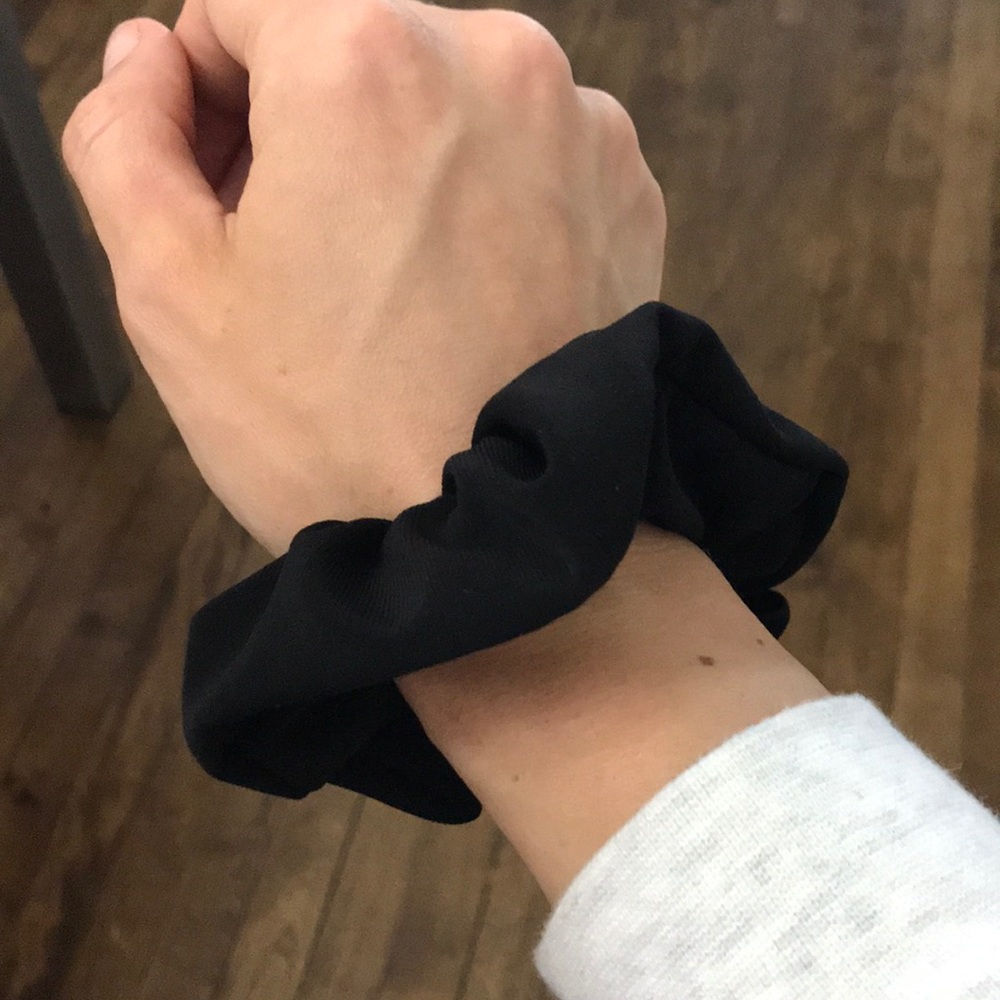 Black Barcelona Scrunchie